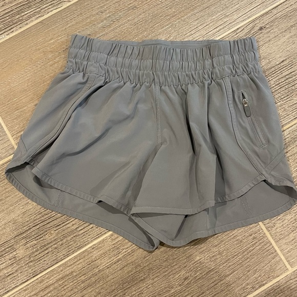 lululemon athletica Pants - Lululemon tracker shorts